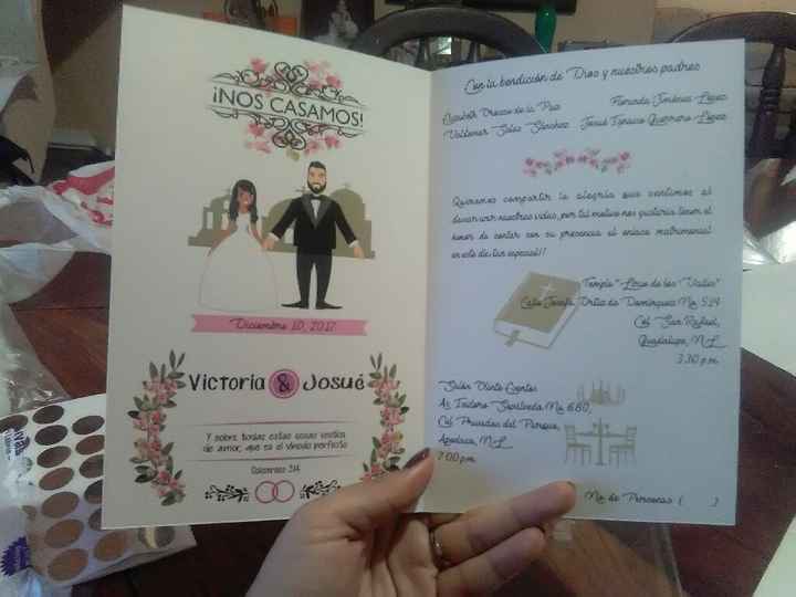  Invitaciones en mis manos - 1