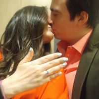 📸 Publica una foto mostrando su anillo de compromiso o alianza de boda - 1
