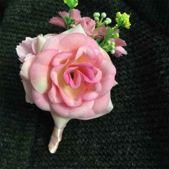 Boutonniere color rosa - 1