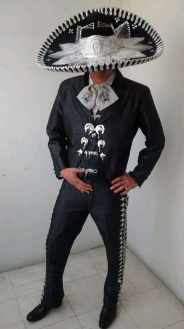 traje