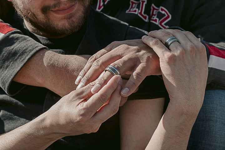 ¿En qué mano tienes tus anillos? 💍💍 - 1