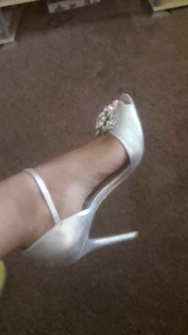 seran estas divinas badgley miska que mi prometido me regalo de sorpresa para que use en la prueba d