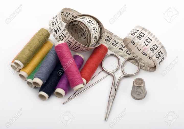 Ajuga, Hilos, Cinta Metrica y Tijeras