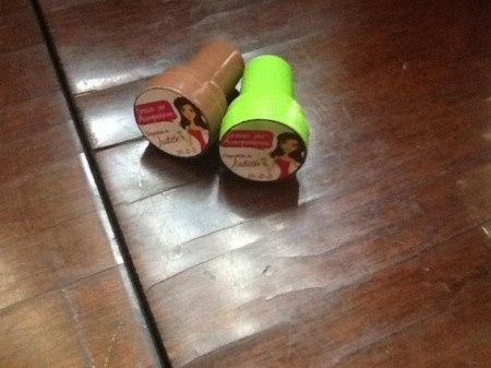 Sello (hecho con sellos para niños)