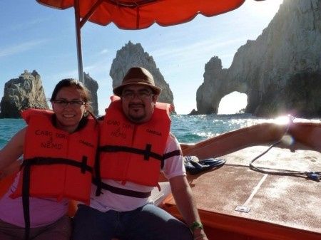 Viaje en bote con fondo de cristal 