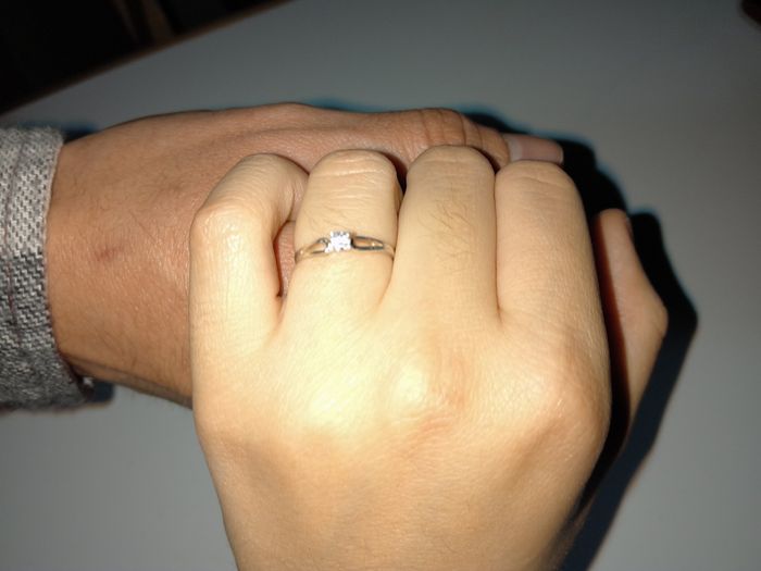 📸 Publica una foto mostrando su anillo de compromiso o alianza de boda 23