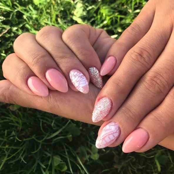 Uñas en rosa 18