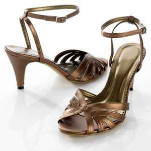 Zapatos bronce, un toque elegante para tu boda - 18