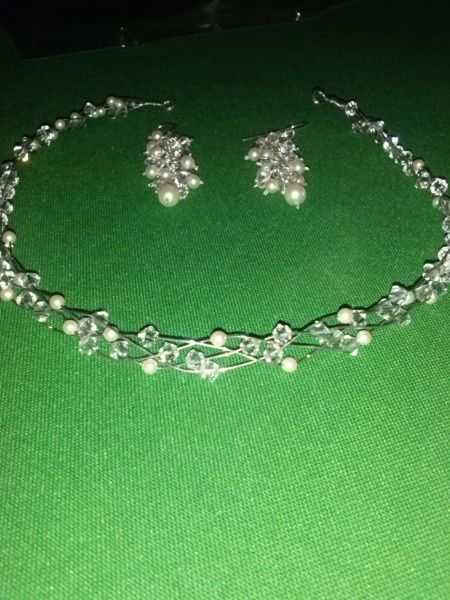 Tiara y aretes!