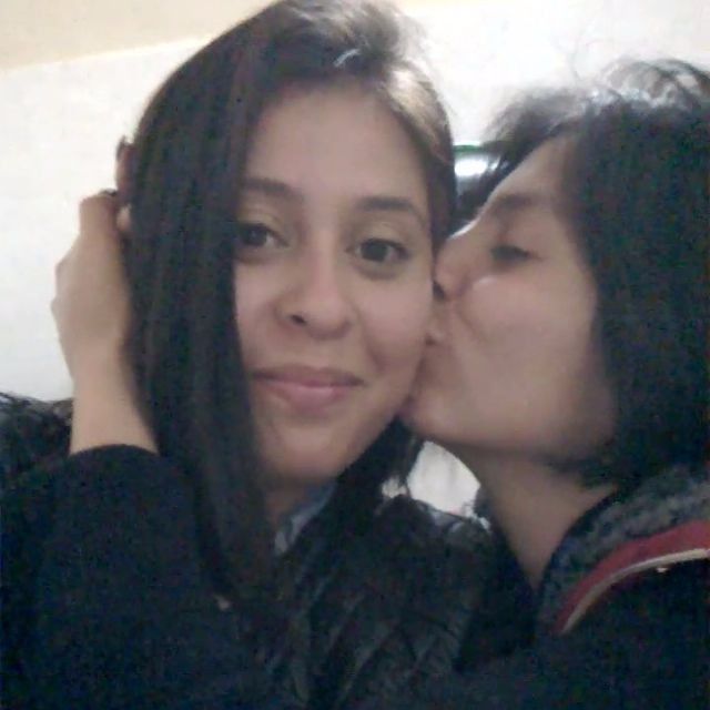 Como hermana o a veces, hasta mamá... así una amiga en mi vida
