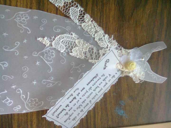 Invitacion para dama en papel vegetal!! hecha por mi!!