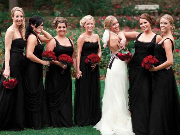 damas en negro