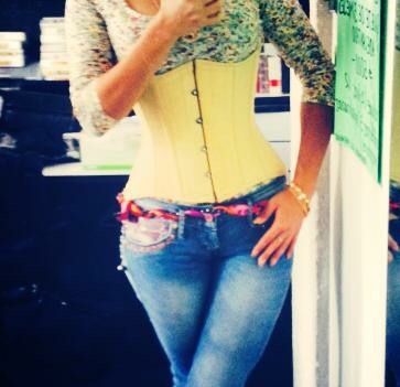 Una cinturita de avispa para lucir el vestido - 2