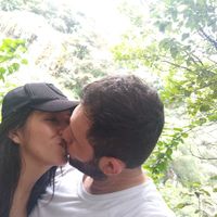 Karla reta a los novios de la comu a subir una foto de ellos besándose - 1