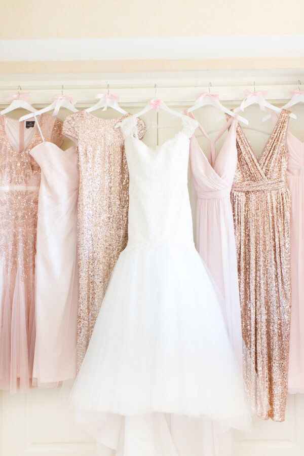 ¿vestidos colores pasteles o intensos de las damas? - 1
