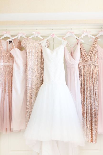 ¿vestidos colores pasteles o intensos de las damas? - 1