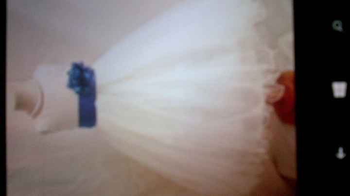 Beige con detalle azul rey