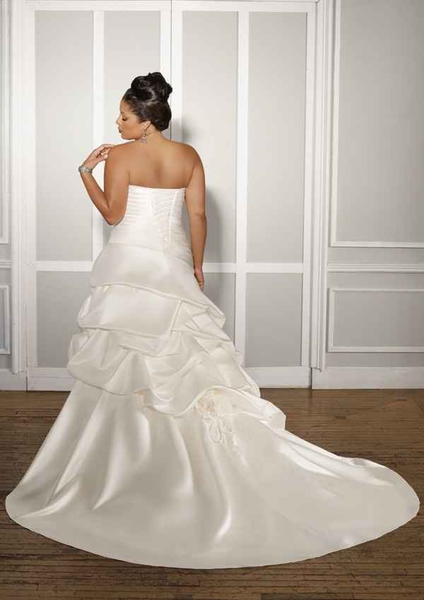 Mi vestido... atrás 
