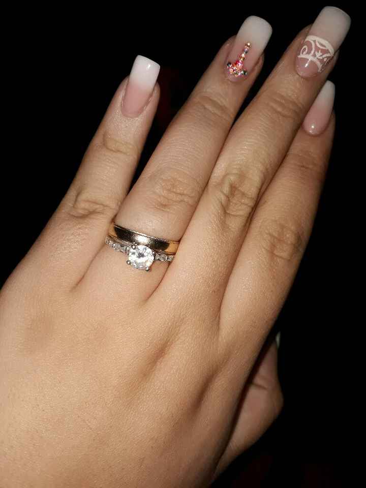  Me da otro anillo de compromiso - 2
