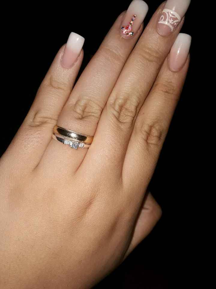  ¡presuman sus anillos con su manicure favorito! - 1