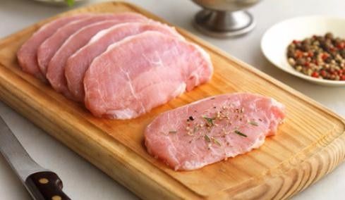 escalopas de res aun no sabemos la salsa pero llevara papitas cambray con queso parmesano y perejil