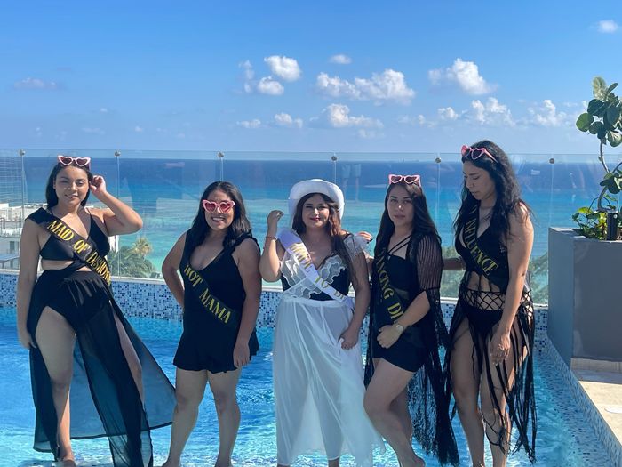 Novia triste por su despedida de soltera :( 1