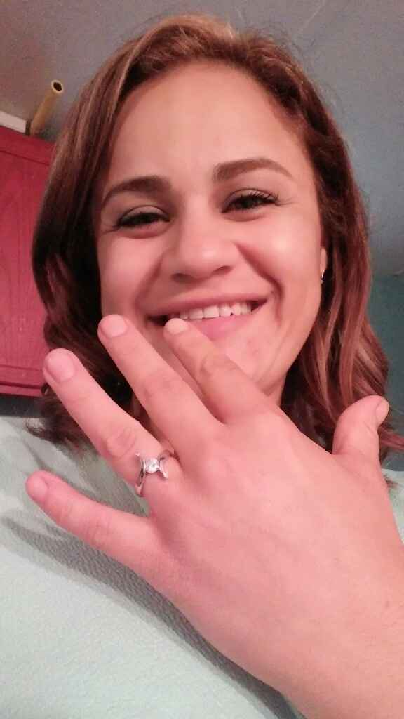 Mi anillo de compromiso... solo me lo medí - 1