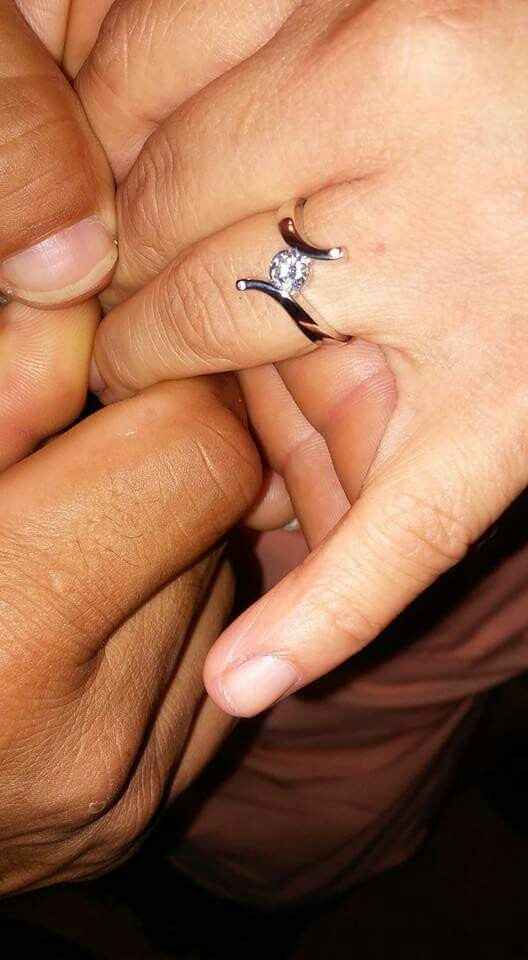 Presuman su anillo jeje - 2