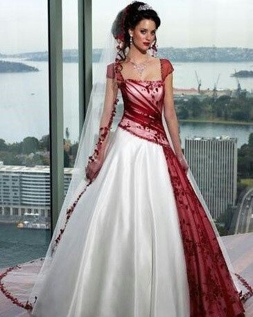 Supongamos que el blanco y el ivory no existieran ¿de qué color elegirían su vestido de novia?. - 2