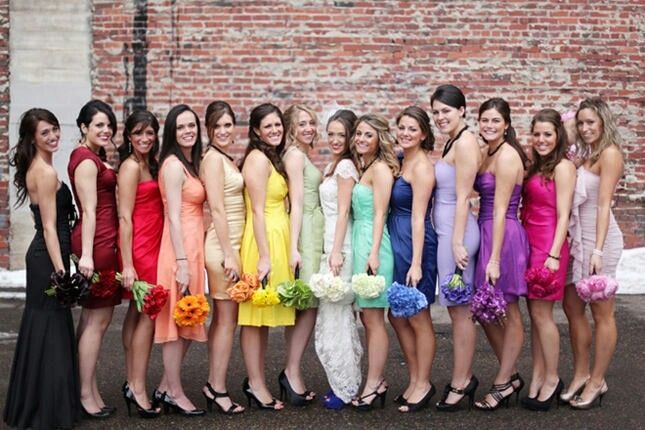Damas de diferente tono - 2