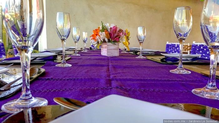 Caminos de mesa: Color morado 4