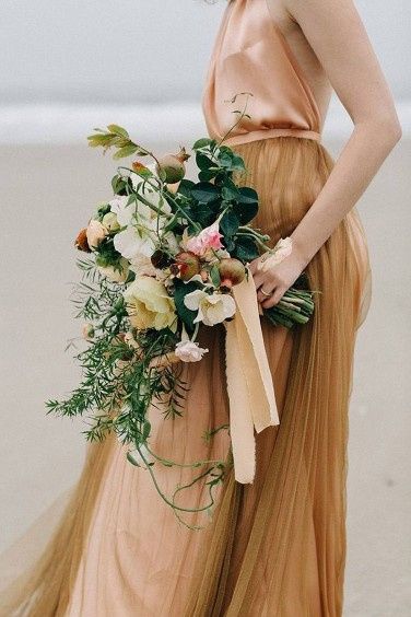 Vestidos para las damas en color bronce 3