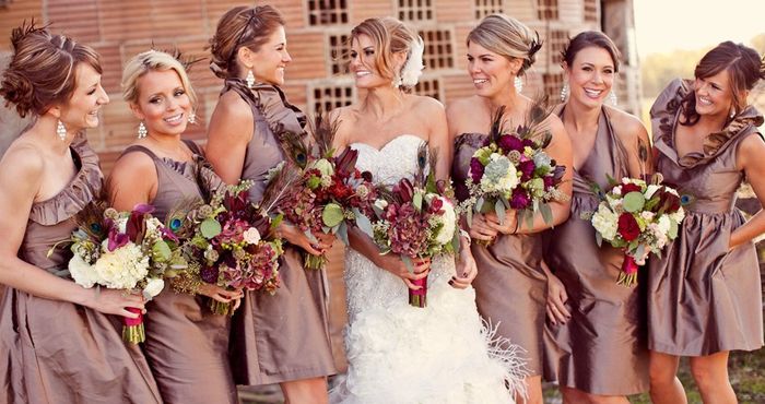 Vestidos para las damas en color bronce 10