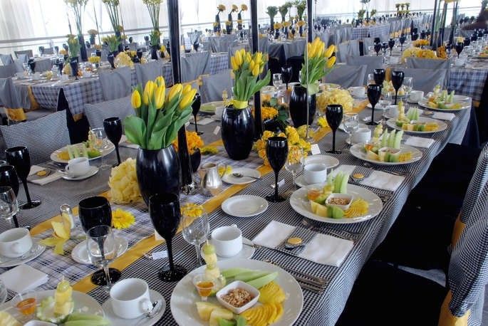 Decoración para boda en Amarillo 💛 y negro 12