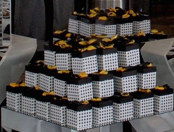 Decoración para boda en Amarillo 💛 y negro 21