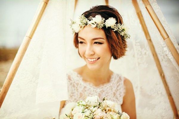 Peinados con flores para la boda 12