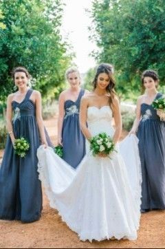 Color para vestidos de damas en verano 46