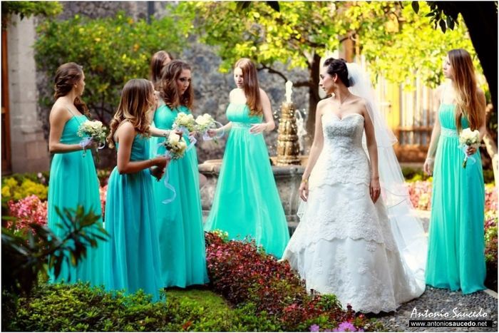 Colores: Damas en Turquesa 1