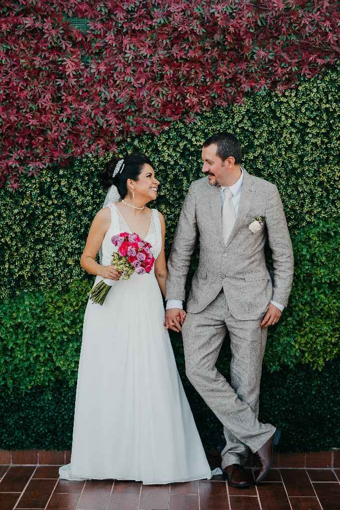 Vestidos sin cauda y Tenis. - 1