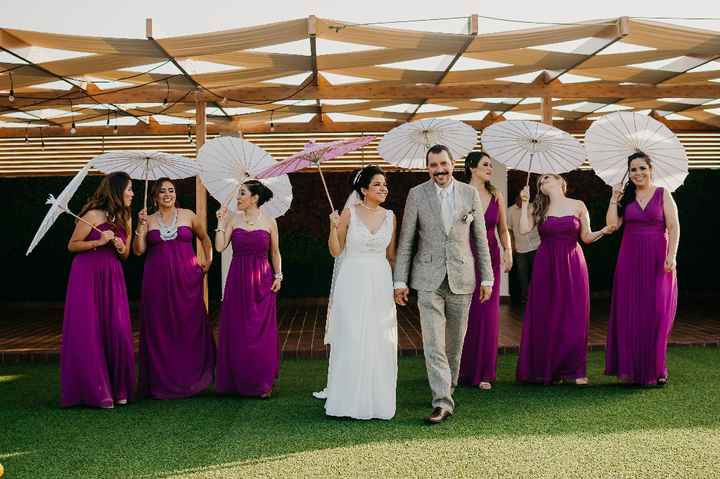 Vestidos sin cauda y Tenis. - 2