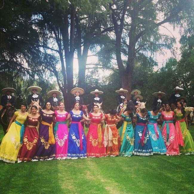 "Damas Muy Mexicanas" - 13