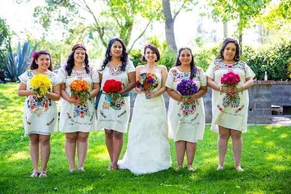 "Damas Muy Mexicanas" - 17