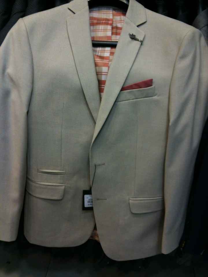 ¡¡ayuda!!  ¿cuál de los 3 trajes? - 3