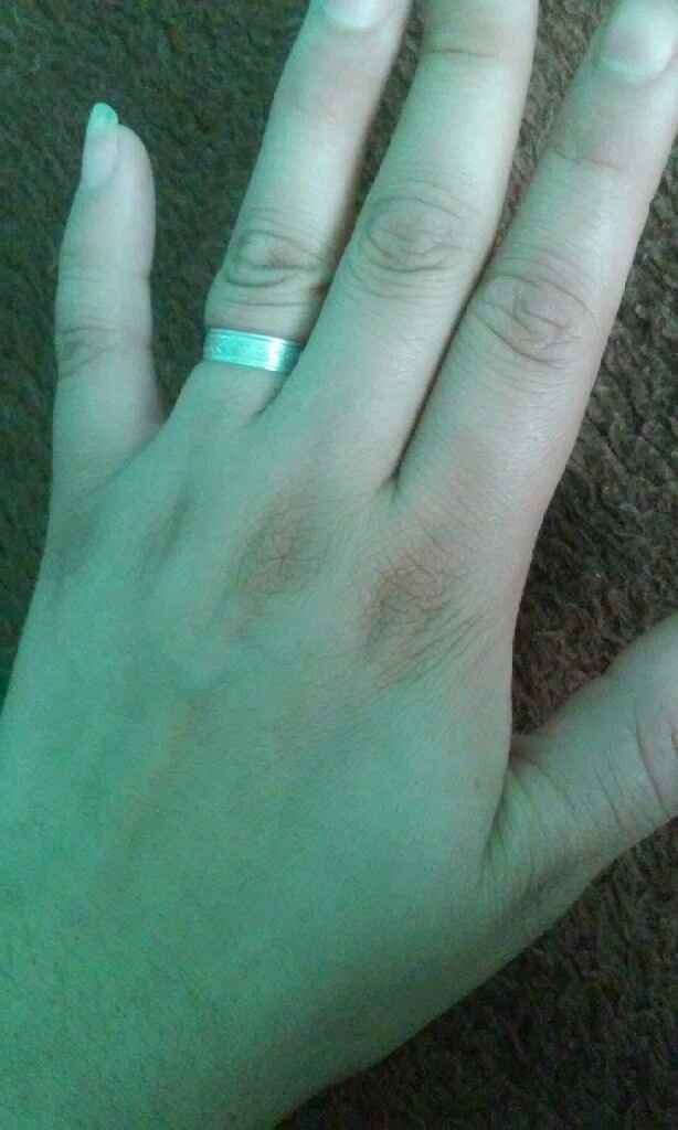 Es espera de mi anillo de compromiso - 1
