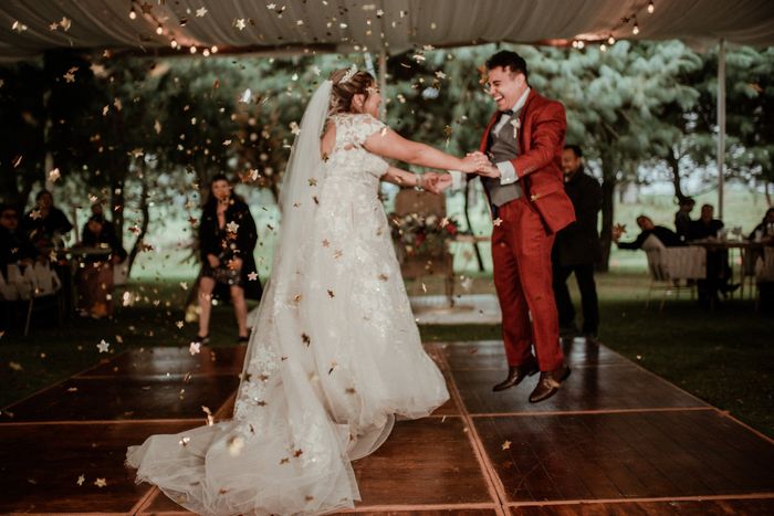 Novios casándose en rojo 💝 ¿Se animarían? - 3