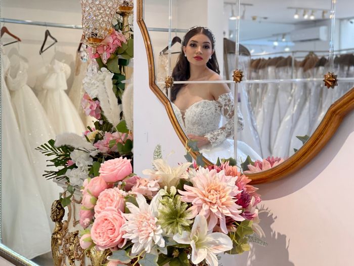 ¿Con quién ir a la prueba de vestidos? 👰 1