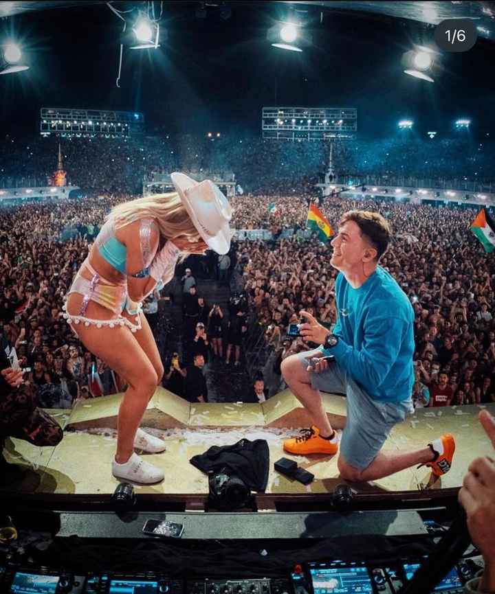 Strippers + piñata + famosos = despedida de Lele Pons 💥 - 7