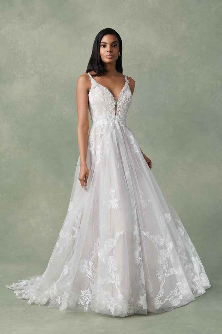 ¿Qué vestido usarías en una boda de primavera? - 1