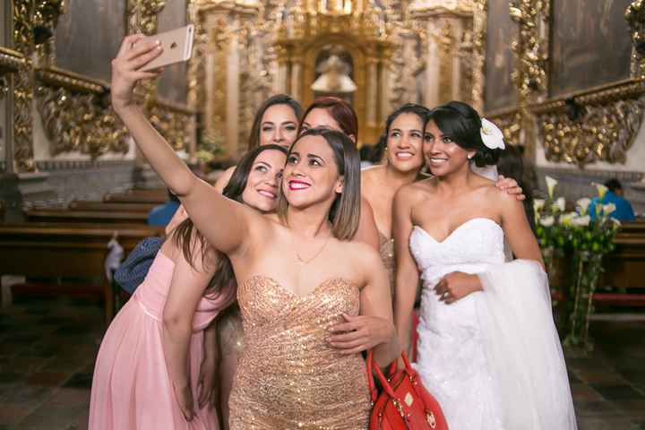 ¿Van a compartir las fotos y videos de su boda en las redes sociales? 😎 - 1