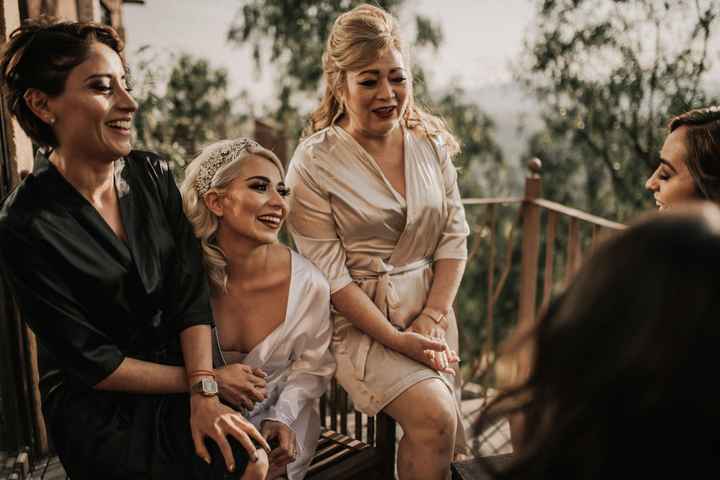 Razones para tener una fiesta de compromiso 😍 - 2